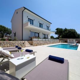 Villa Allure Lun, viešbutis mieste Lunas