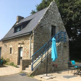 GITE Le BELLEVUE 2-4 pers, piscine, billiard et baby-foot