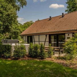 Villa Lodge with Jacuzzi | 8 people