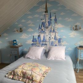 Chambres d’hôte au Chapeau Claque Cabaret, hotell i Gueugnon