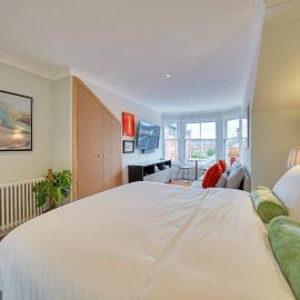 City Oasis Craigpark Residence, Hotel in Glasgow