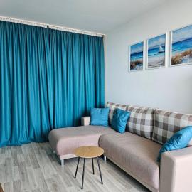 2BR Sea Sunrise View Apartment Happy Place, hotel u gradu Černomorec