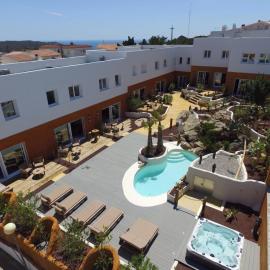 Vista Roses Mar - Villas Batik, hotel u gradu Roses