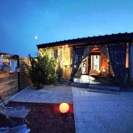 Mobile Home Cabana with HotTub&Sauna, hotel in Spodnja Polskava