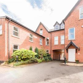 Spacious 3 bed Apt with parking near Harborne High Street, hotel a Birmingham