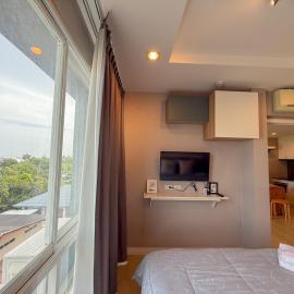 Finn Room Plus 38 sqm & The Patio by BHB
