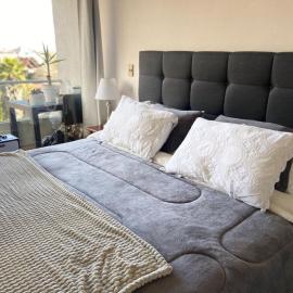 Depto a pasos del aeropuerto con estacionamiento