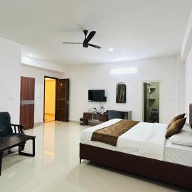 Queens Suite Rooms, Hotel in Channapatna