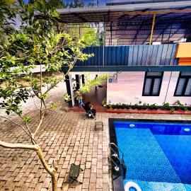 1 Forest Soul - Forest Side Retreat with Pool, хотел в Batheri