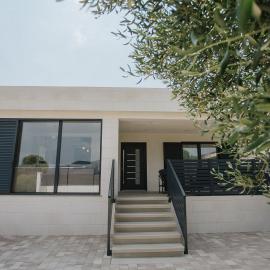 Villa Oliva, готель у місті Vrsine