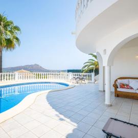 Sunny & Soul Villa - Private Pool, BBQ & Mediterranean Garden