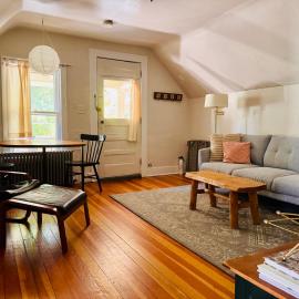 Cozy 1BD in Burlington’s Coolest Neighborhood، فندق في برلنغتون