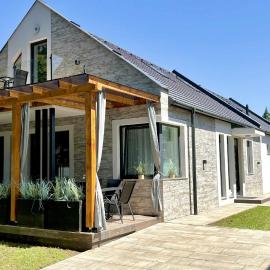 Brothers House