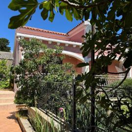 Summer house Mokka, hotel di Silba