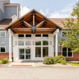 White River Inn & Suites, отель в городе Уайт-Ривер-Джанкшн
