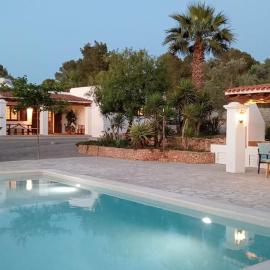 Casa Puig de Mar, con piscina y jardín'