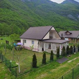 Lola Guest House