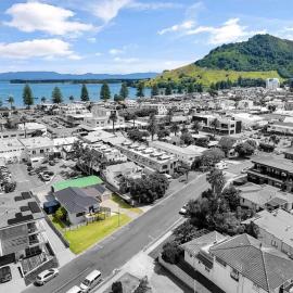 Your Downtown Mount Maunganui Escape Awaits!