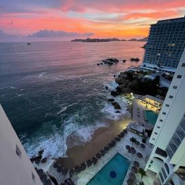 SUITE EN TORRES GEMELAS a pie de playa 1403 N, hotel in Acapulco