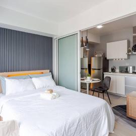 Cee Staycation in the City - Azure Maui Penthouse, hotel u Manili