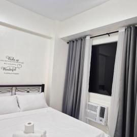 Modern Minimalist 1BR Condotel at BGC Taguig, hotell i Taguig