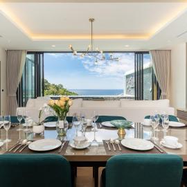 The Exclusive Sky D2U2 豪华4卧室海景别墅 私人12m无边海景泳池 丰富早餐 每日清洁, hotel in Kamala Beach
