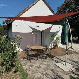 Magnolia apartman, hotel v mestu Zalaszabar