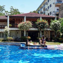 Private Beach Villa in Anza Mactan with Ocean View, Hotel in Punta Engaño