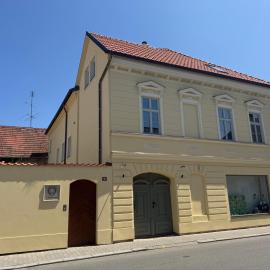 Apartmány U Devíti Lvů, hotel di Bechyne