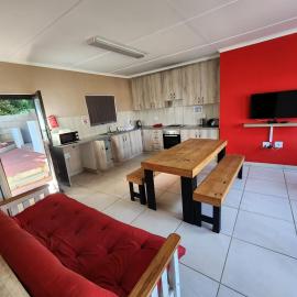 VILLA HOLIDAYS - 16A Berea Road Margate