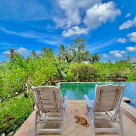 Pondok Is Oke bambo infinity pool, hotel u gradu 'Licin'