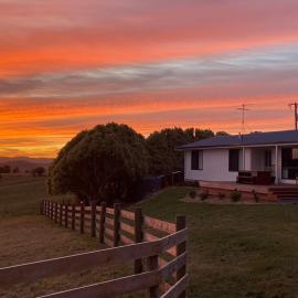 Oak Vue cottage, hotel in Korumburra