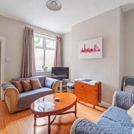 Convenient 4 Bed Homely Retreat in Wolverhampton – hotel w mieście Wolverhampton