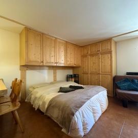 Wood Peak Apartment