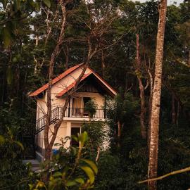 Greenhouse Homestay, hotel sa Siddapur