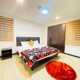 Luxury Base, hotel di Trofwi