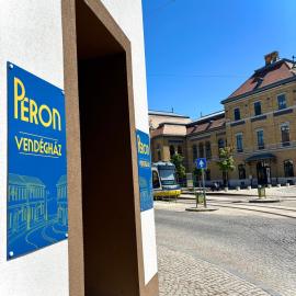 Peron Vendégház, Hotel in Szeged