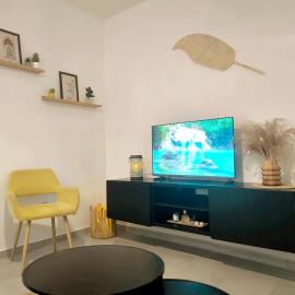 Cosy appartement Mayna, hotell i Aubenas