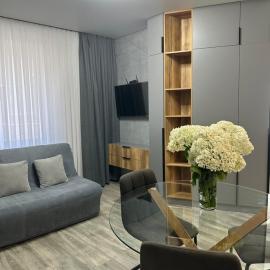 Студія на Герцена-Володимира Великого, hotel in Chernivtsi