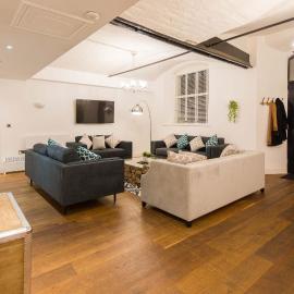 Liverpool Gem, Spacious 2BR Apt, Sleeps 8