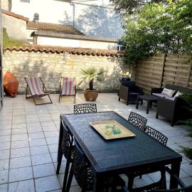 Small house in the heart of the village of St Martin de Ré