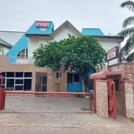 Abuja Bays Garden Hotel Ltd, hotel i Mama