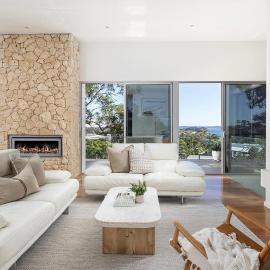 Sea Vista at Shoal Bay - Heated Pool, Fireplace and Views, hotel in Shoal Bay