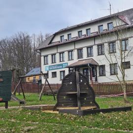 Kemp a apartmány Mezní Louka, hotel in Hřensko