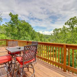 3,000 Sq Ft + Game Room: Ozarks Serenity Cabin!, Hotel in Marble Falls