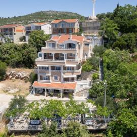 Apartmani Bonaca Neum, מלון בנאום
