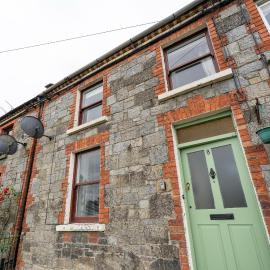 College Square, Terrace House