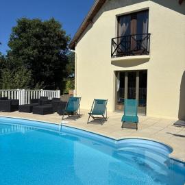 Le Mondementais - Gîte en Champagne avec piscine