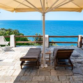 Hideaway in Damouchari with private access to sea ANNA's HORIZON, hotell i Damouchari