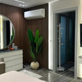 Luxury 1BR Apartment with Stunning View, hotel in Abū Rawwāsh